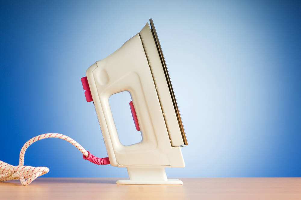 Principle of steam electric iron